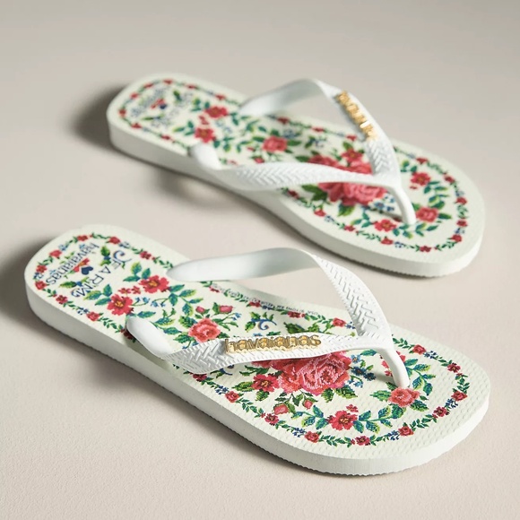 FARM Rio Shoes - HAVAIANAS x FARM RIO Thong Sandals - White Floral Size S/M (Women's 7/8) NWT